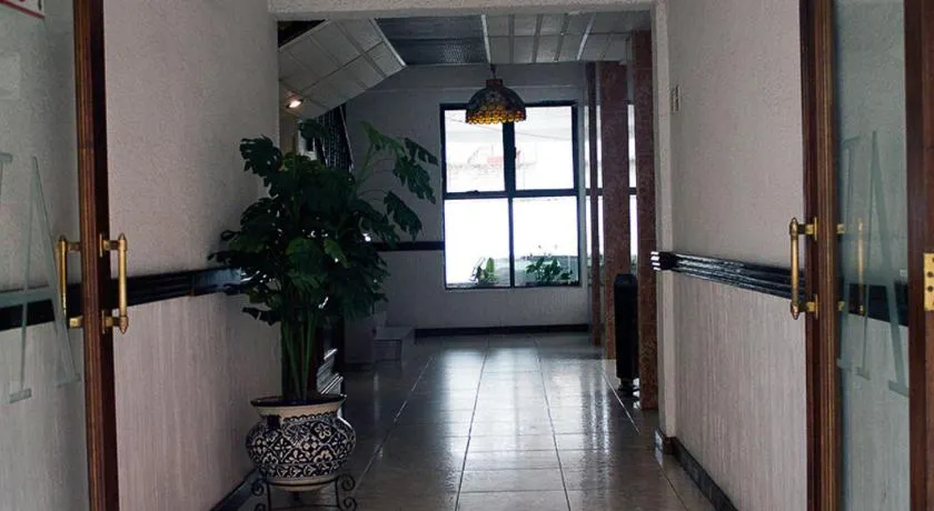 Hotel Avenida - Image 1