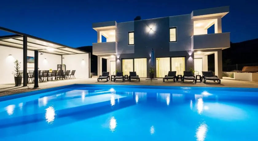 Villa Sky - Heating Pool - Image 1