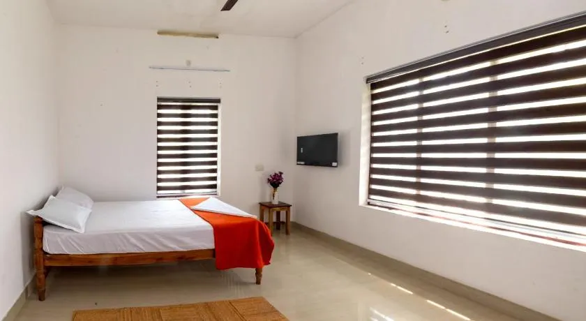 Rams Guest House Samudra-Walk to Cliff,Odayam,Black Beach Varkala - Image 1