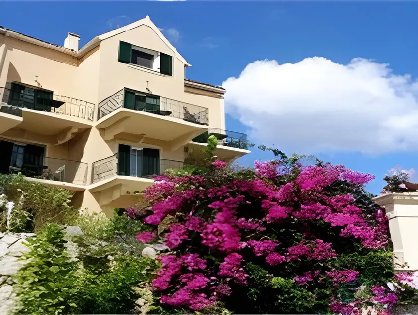 Agnantia Bed & Breakfast - Image 1