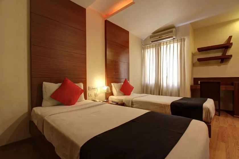 OYO Collection O 72338 Hotel Bliv - Image 1