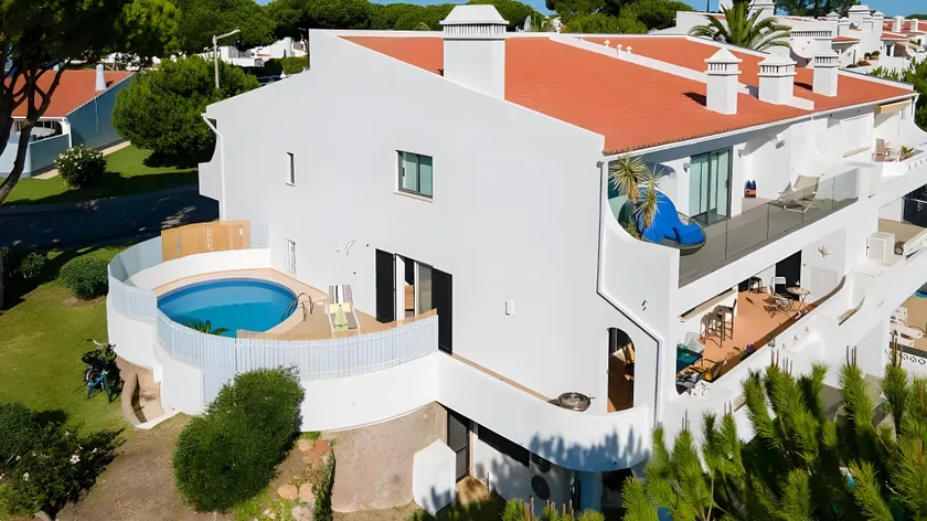 Appartamento con terrazza, piscina privata e barbecue - Image 1