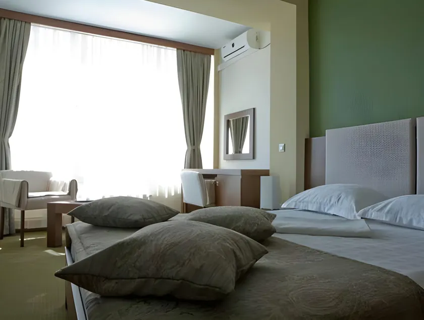 Hotel Royale - Image 1