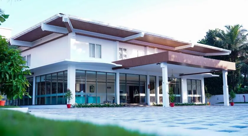ARK HOTEL AND CONVENTION CENTRE - Image 1