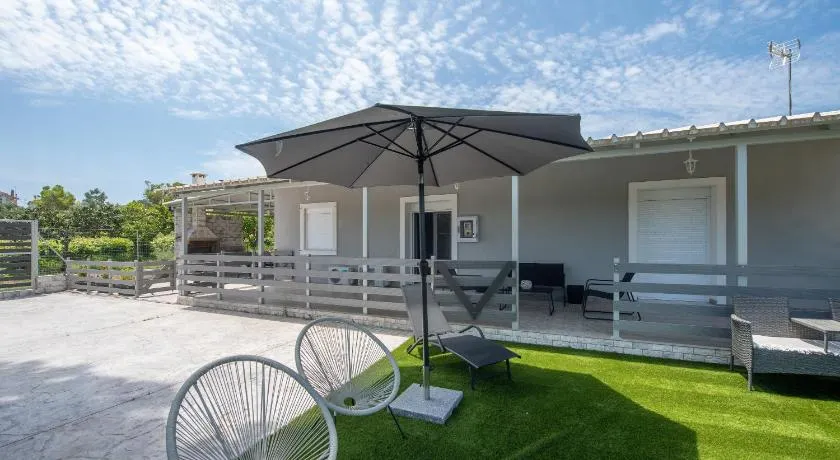 Koukounaria House - Image 1