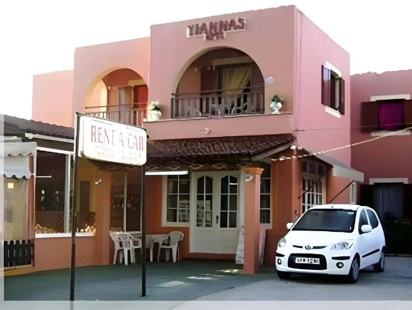 Yanna's Apartments - Image 1
