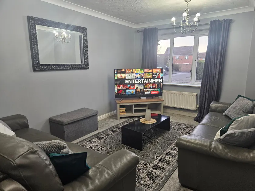 Binley Home for Contractors, Families, Relocators - Image 1