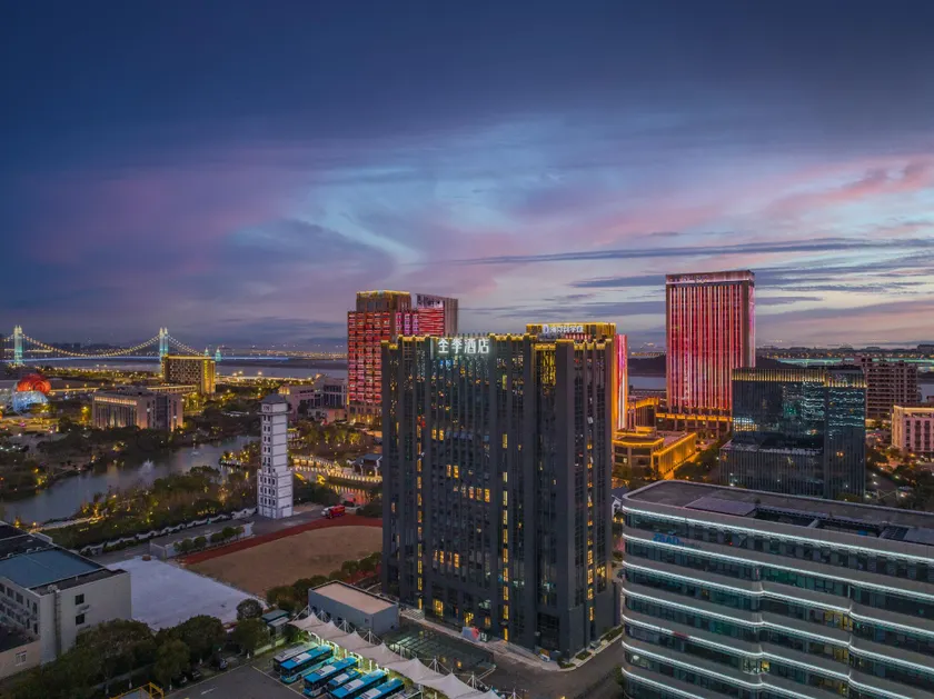 Hanting Hotel Zhoushan New City Passenger Terminal - Image 1