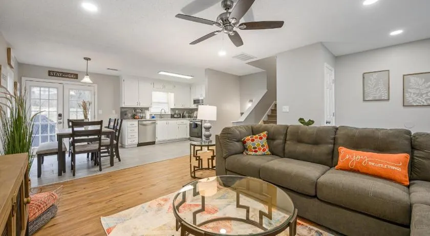 Disconnect From The City In This Outdoorsy Getaway - Image 1