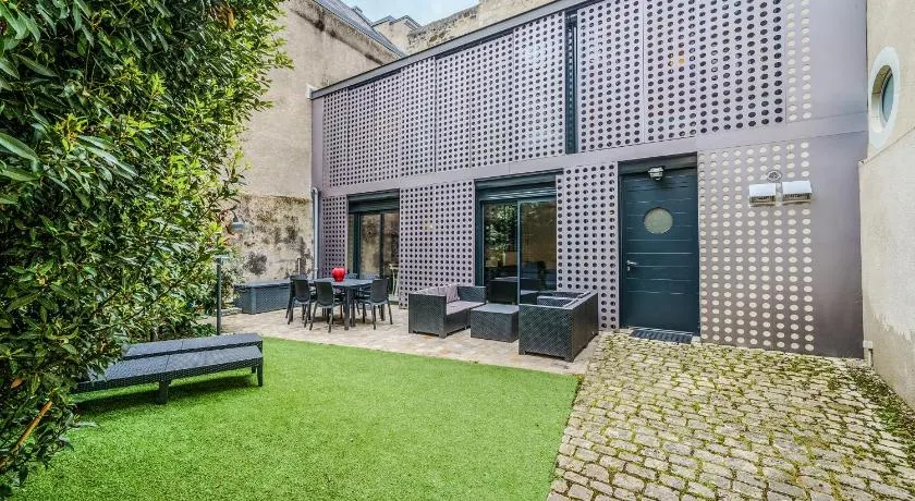 Maison d'architecte Tours centre jardin, terrasse, climatisation, parking 5 p - Image 1