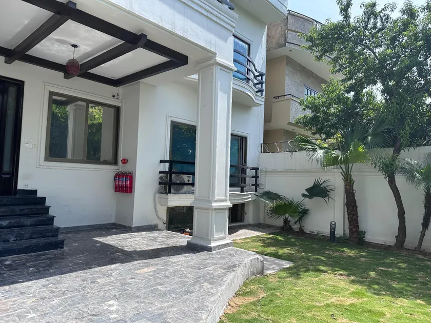 Hyatt Residency - Image 1