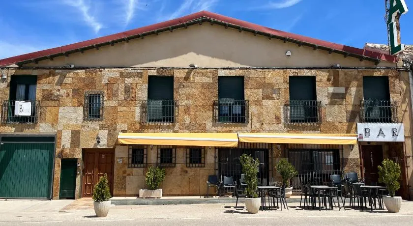 Hostal Restaurante Bustos - Image 1