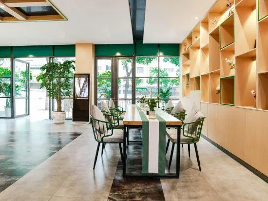 Hetai Express Hotel - Image 1