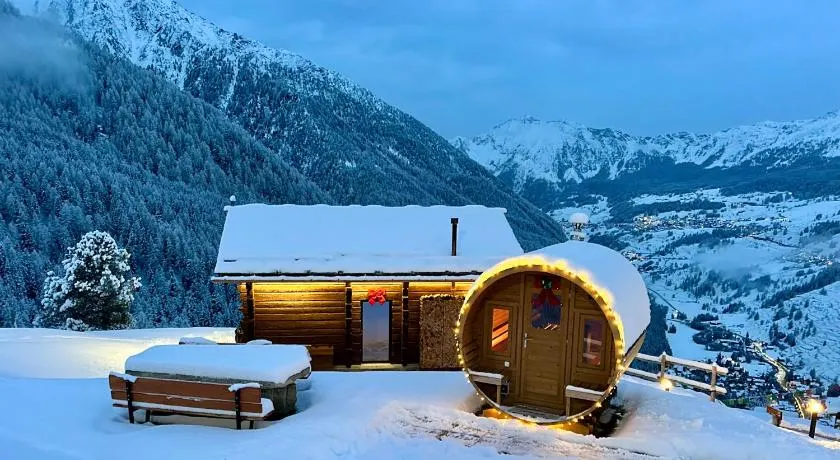 Chalet Paradise - Ski-In Luxury Chalet with Sauna & Panoramic Mountain Views in Champoluc - Image 1