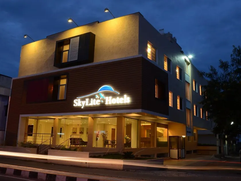 Hotel Sky Lite - Image 1