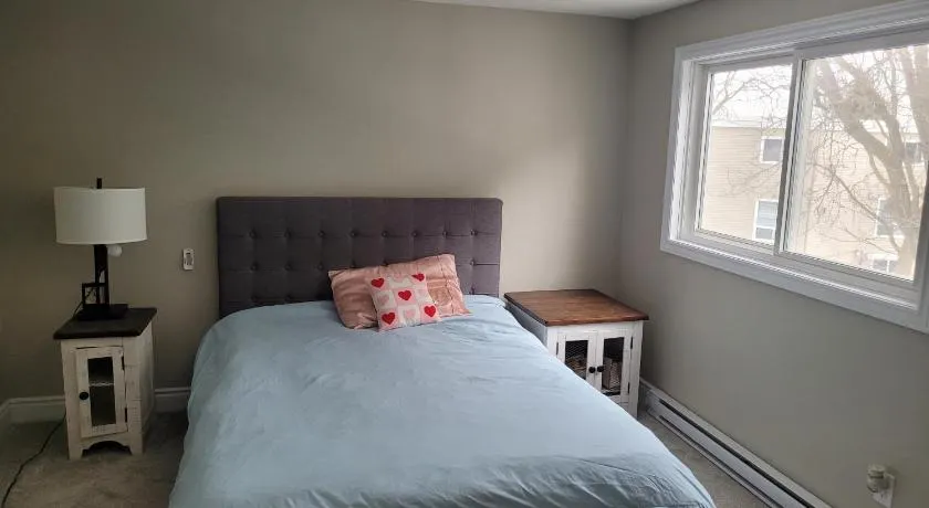 Cozy Townhome with Anemities - Image 1