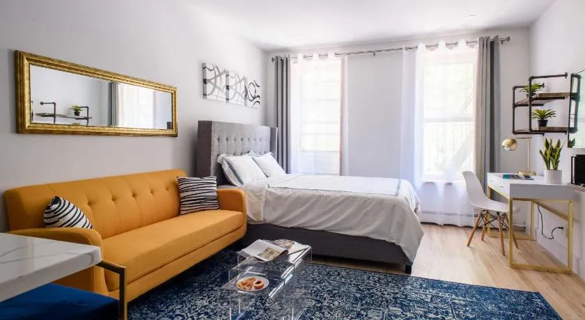 1597-3 Studio Upper East Side Apt W&D in unit - Image 1