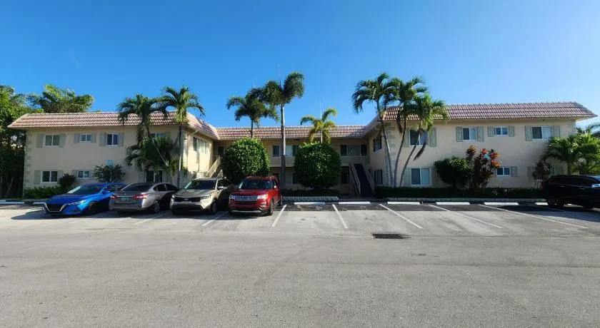 Coco Palms Apartments By Lowkl  - Image 1