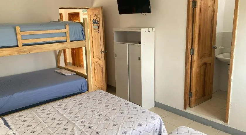 Pargo, habitación privada de Flor de Lis Beach House - Image 1