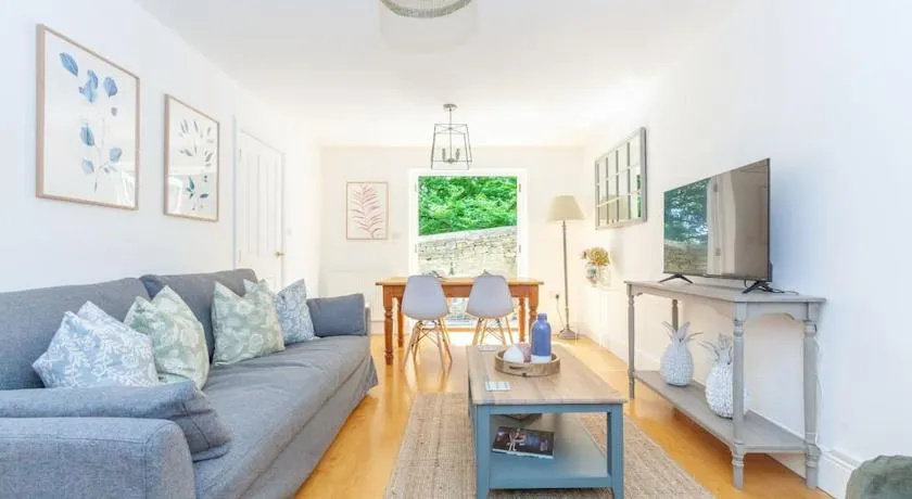 Oxfordshire Living - The Henrietta Cottage - Woodstock - Image 1