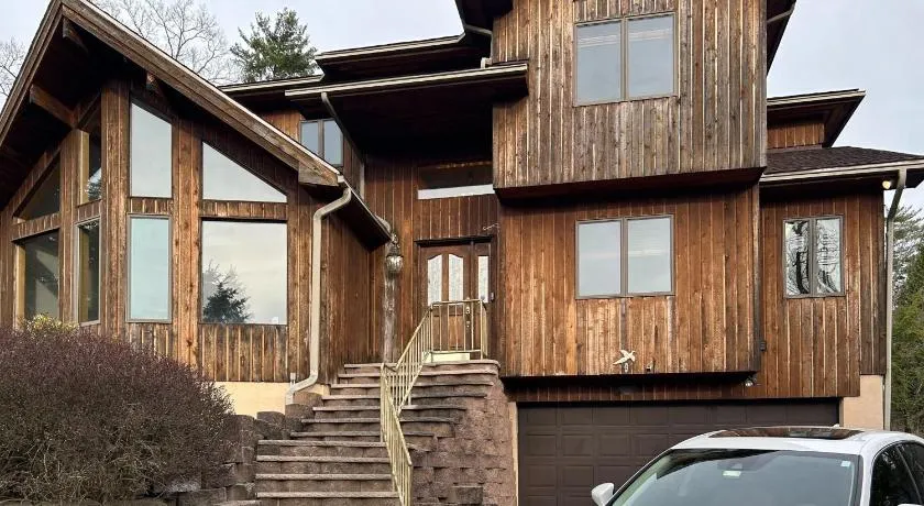 226 E Shore Dr - Image 1