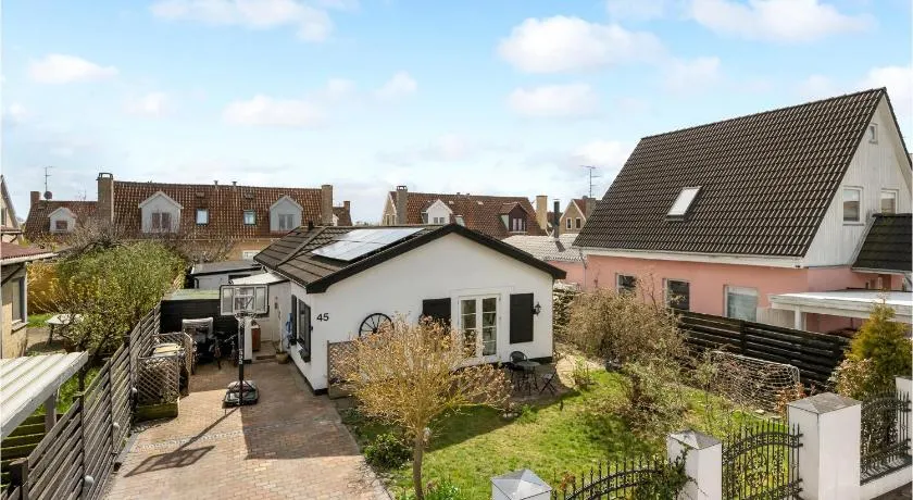 2 Bedroom Cozy Home In København S - Image 1