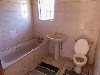 Jojomo Guest House - Image 1