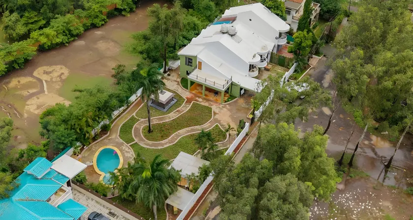 Casa Kalista Luxe 4BHK w Jacuzzi - Image 1