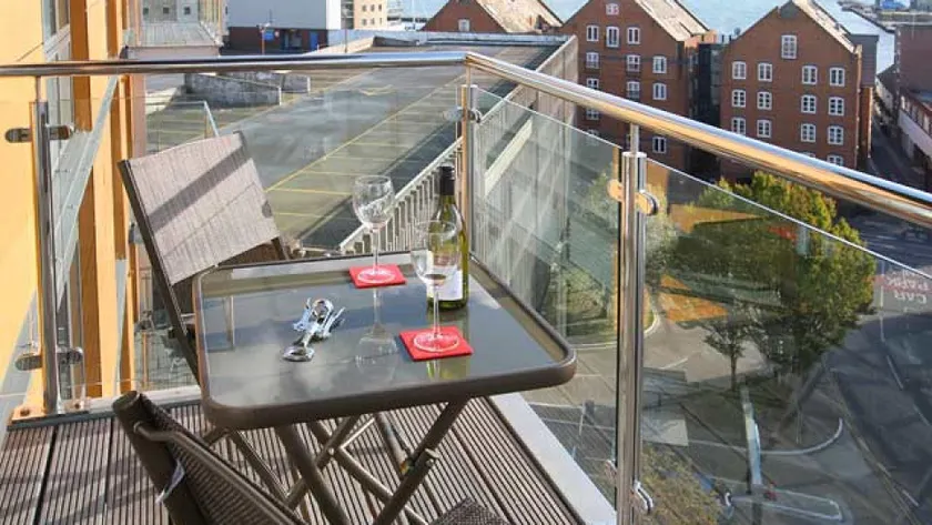 Purbecks - Superb views to Poole Harbour and Purbeck Hills - Image 1
