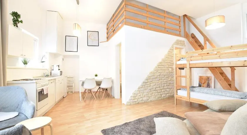 Hidden Gem in Central Innsbruck with free Parking - Image 1