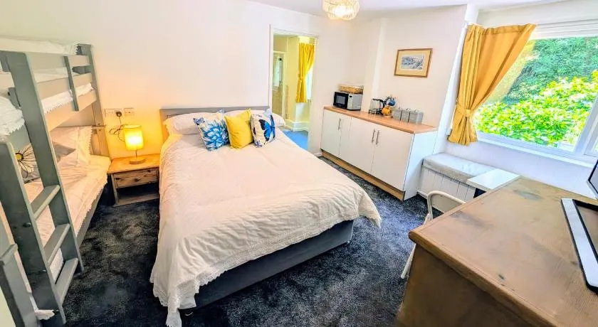 Parkside Lodge Hotel - Image 1