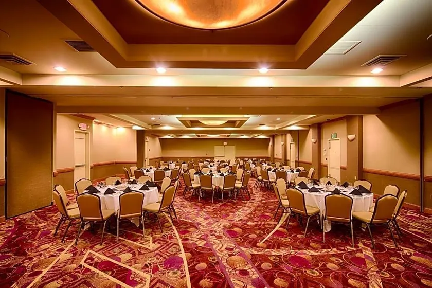 Red Lion Hotel & Conference Center Seattle Renton - Image 1