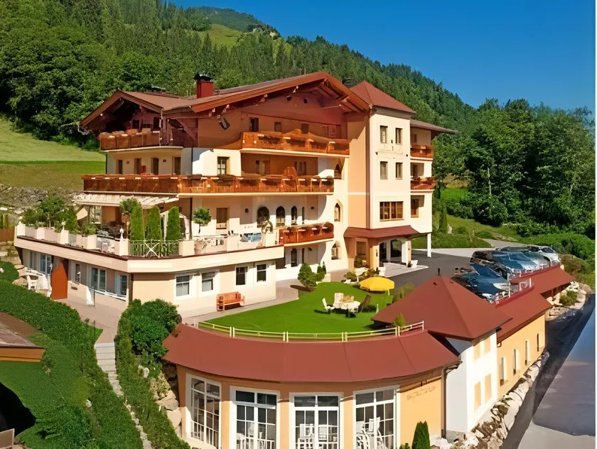 Wellness-Aparthotel Montana - Image 1