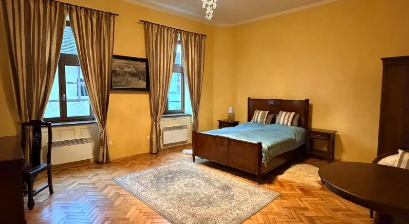 Old Town Family House - Image 1