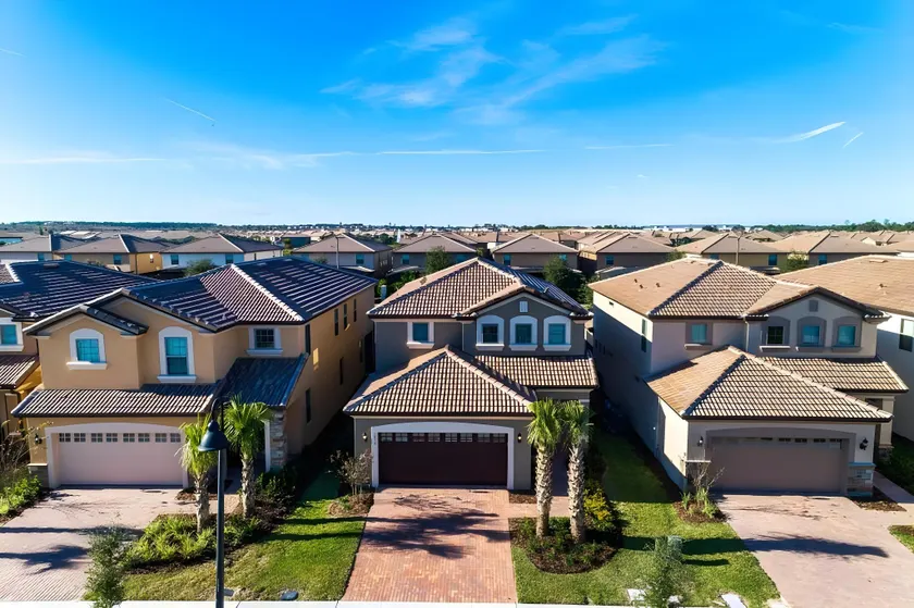 5 Bedrooms5.5 BathroomsWindsor Westside 1836GD - Image 1