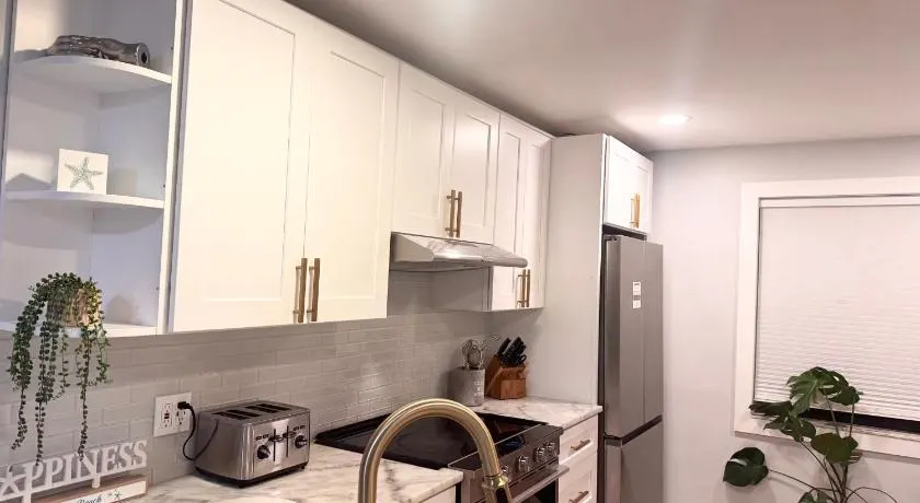 2B2B Heated Pool Cozy Condo - Image 1