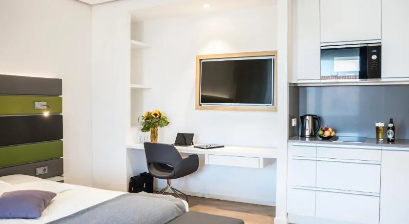 Seven Hotel + Boardinghouse - Image 1