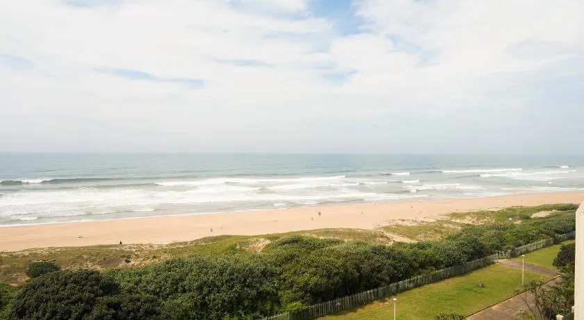 Beachfront Apartments @ Amanzimtoti - Image 1