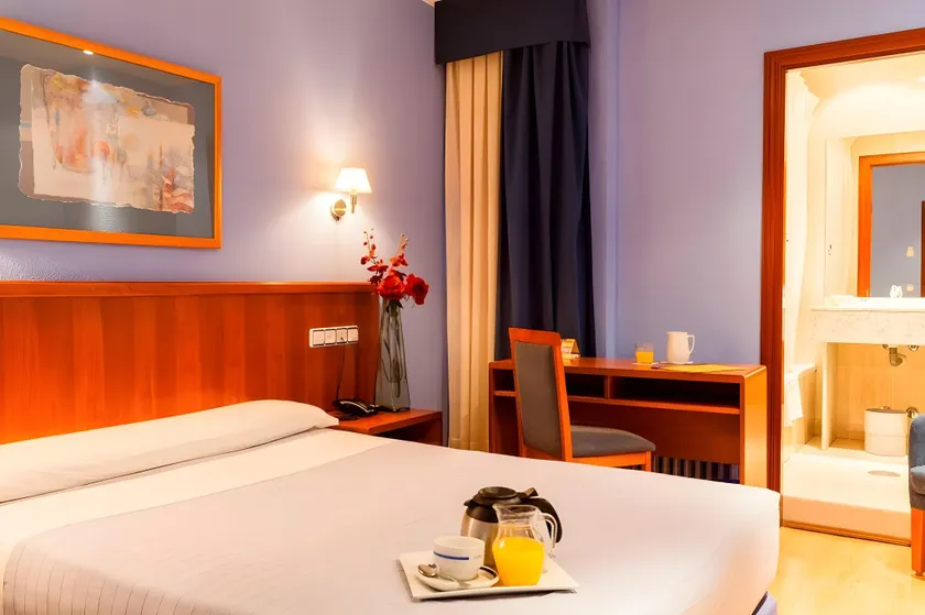 Hotel City Express Covadonga - Image 1