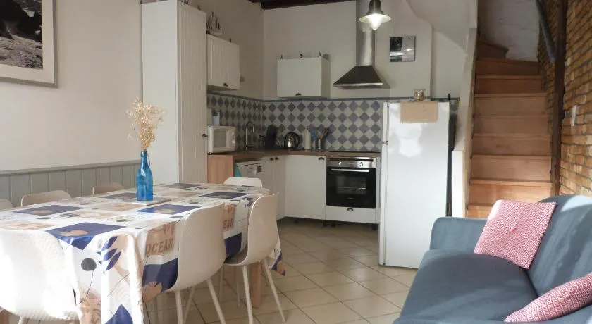 Maison Atypique pêcheur DIEPPE 6 personnes et bébé proche bord de mer - Image 1