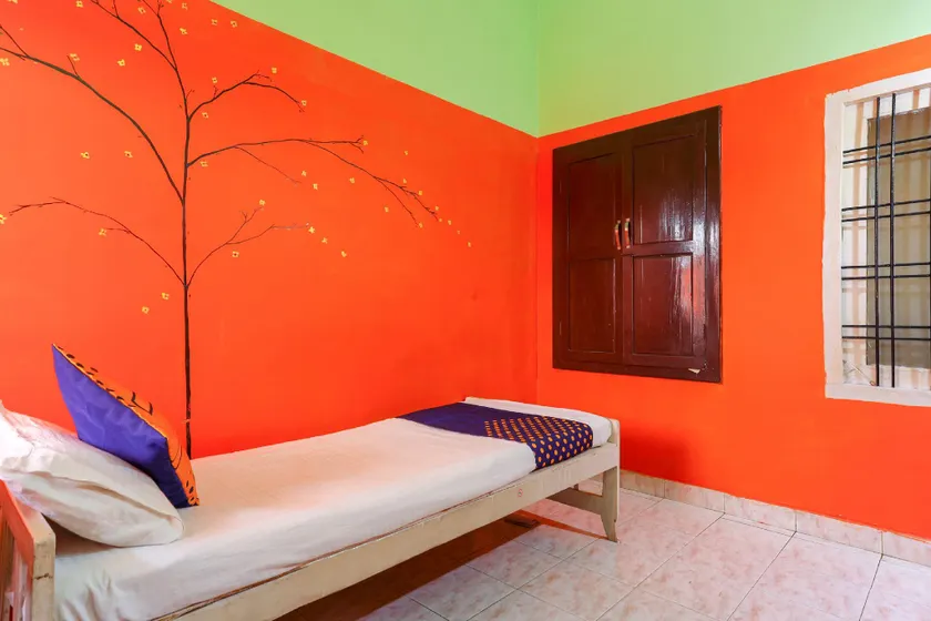 SPOT ON 61820 Zaina Tourist Home - Image 1