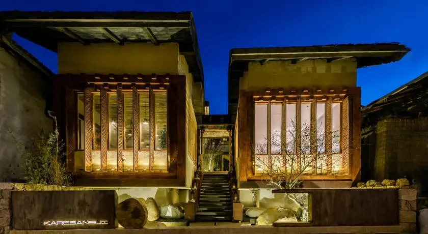 Shangri-La Karesansui Hotel - Image 1