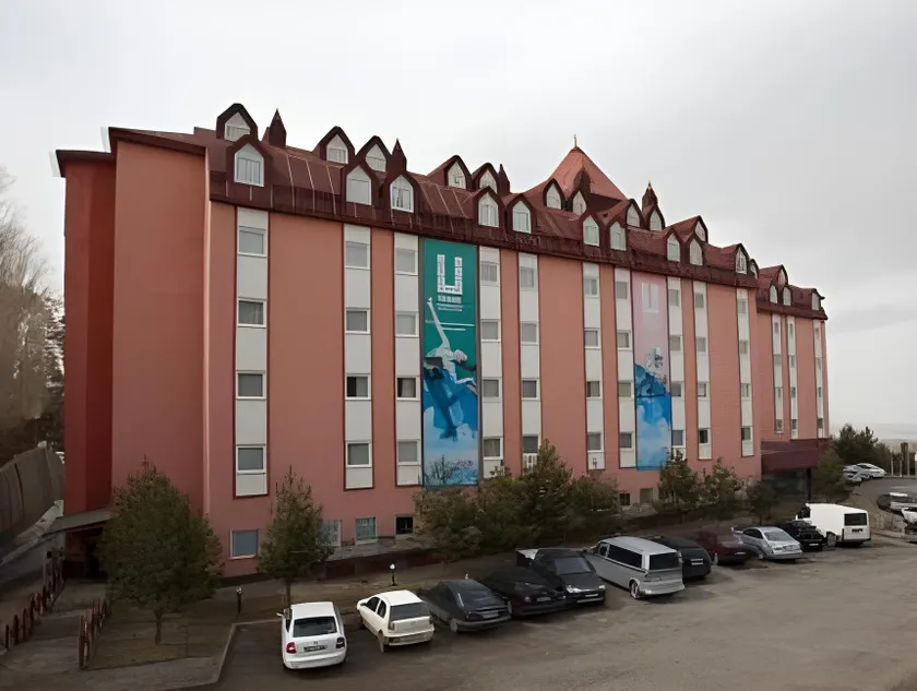 Palan Ski & Convention Resort Hotel - Image 1