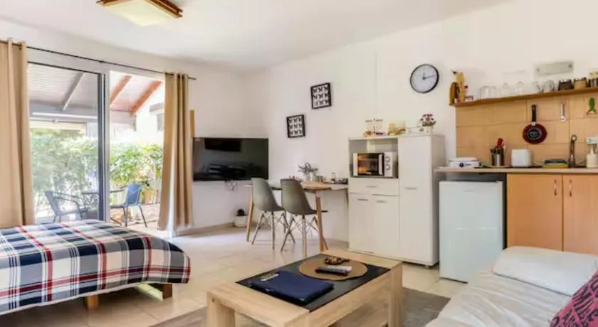Cute apartment hagoshrim - Image 1