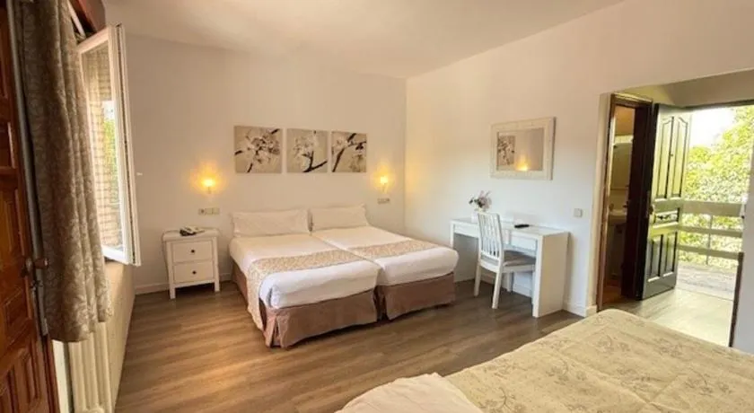 Hotel Los Olivos - Image 1