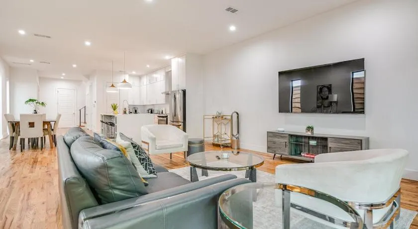 Uptown Modern with Private Patio & 1Gbps Wi-Fi - Image 1