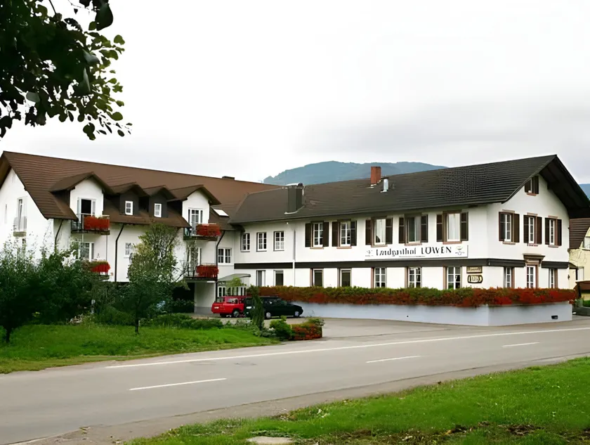 Landgasthof & Brauerei Löwen Sasbach - Image 1