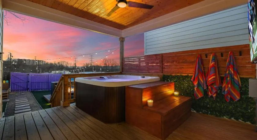 Luxury Game House 5 min to Broadway - Image 1