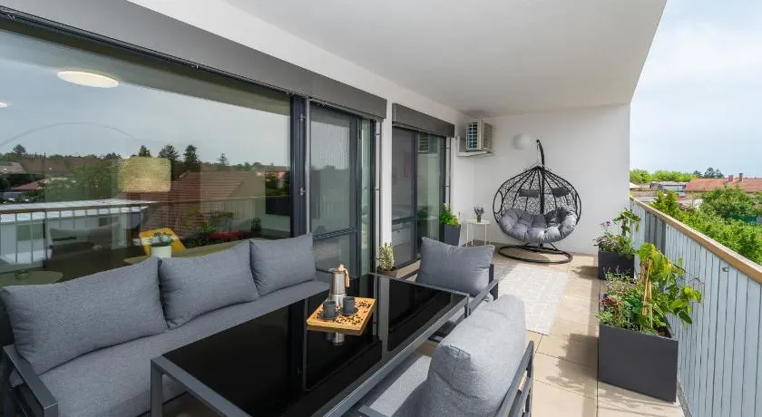 Fully equipped Apartments with Terraces, Free garage parking, Netflix & AC - by Apartmány Šlapanice cz - Image 1