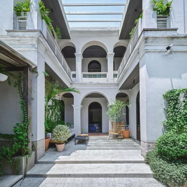 Lingjing Anhai Hotel - Image 1